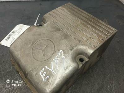 Mercedes-Benz MBE 4000 Valve Cover for a Mercedes MBE4000