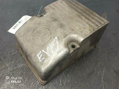 Mercedes-Benz MBE 4000 Valve Cover for a Mercedes MBE4000