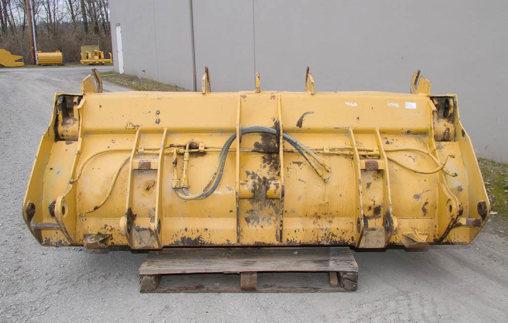 Caterpillar Backhoe Bucket for a CAT 446B For Sale Washougal, WA 60