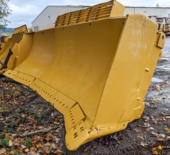 Caterpillar Blade 1328799 for a CAT