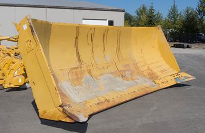Caterpillar Blade 3019500 for a CAT D8R