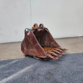 Caterpillar Bucket 60-2102 for a CAT JB