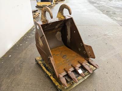 Caterpillar Bucket 60-2071 for a CAT
