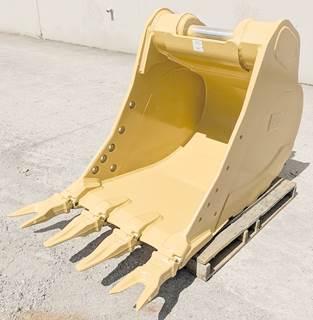 Caterpillar Bucket 60-1840 for a CAT