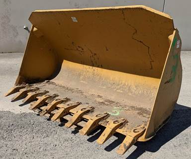Caterpillar Bucket 60-2032 for a CAT