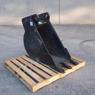 Caterpillar Bucket 60-2121 for a CAT JB