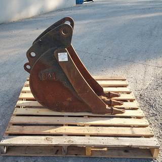 Caterpillar Bucket 60-2126 for a CAT JB