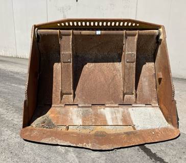 Caterpillar Bucket 60-2200 for a CAT