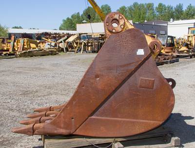 Caterpillar Bucket 1366241 for a CAT 345B,350