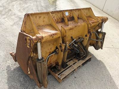 Caterpillar Bucket 1381189 for a CAT