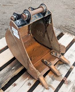 Caterpillar Bucket 1907390 for a CAT