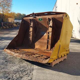 Caterpillar Bucket 2810436 for a CAT JB
