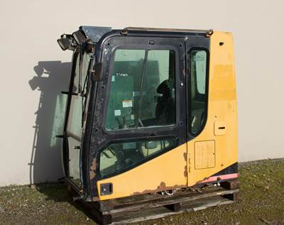 Caterpillar Cab 51-0363 for a CAT 385B