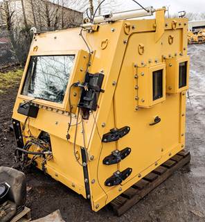 Caterpillar Cab 51-0463 for a CAT