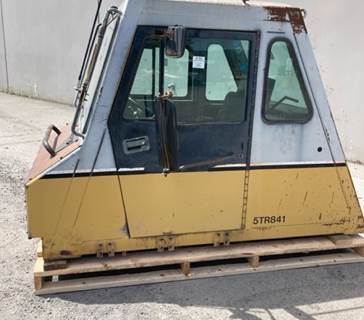 Caterpillar EROPS Cab 1102090 for a CAT 769D