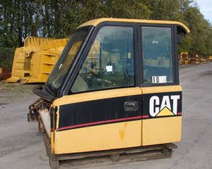 Caterpillar Cab 51-0381 for a CAT