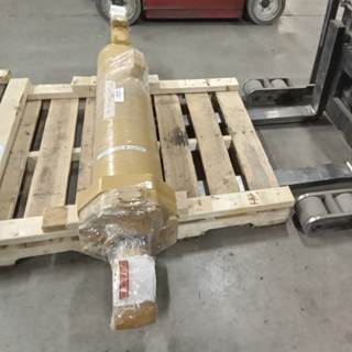 Caterpillar Cylinder 1018579 for a CAT