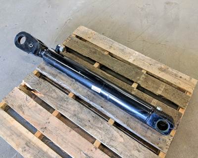 Caterpillar Cylinder 4956000 for a CAT