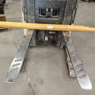 Caterpillar Cylinder 6058812 for a CAT GB