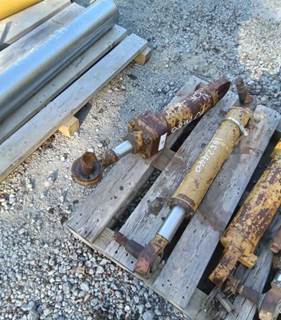 Caterpillar Cylinder CT-7J7686 for a CAT