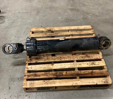 Caterpillar Cylinder 3826076 for a CAT GB