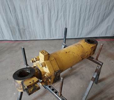 Caterpillar Cylinder 2023045 for a CAT GB