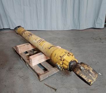 Caterpillar Cylinder 3891041 for a CAT GB