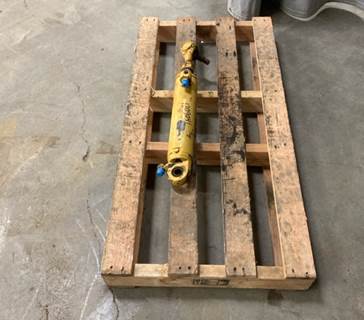 Caterpillar Cylinder 9T2395 for a CAT 12G,STEER