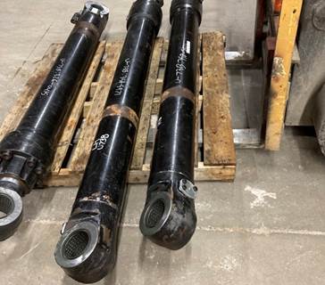 Caterpillar Cylinder 3585972 for a CAT