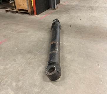 Caterpillar Cylinder 1327895 for a CAT