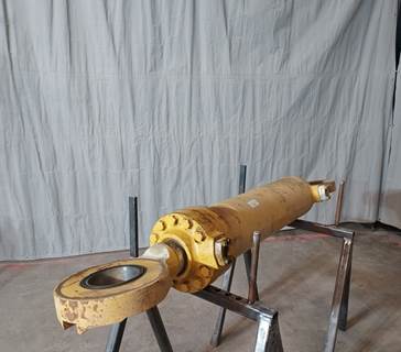 Caterpillar Cylinder 1738613 for a CAT KA