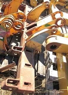 Caterpillar Ripper 21-0166 for a CAT 140G