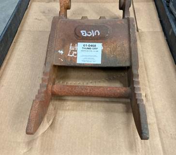 Caterpillar Thumb 61-0468 for a CAT CM