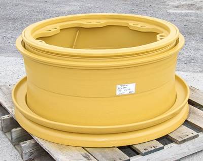 Caterpillar Tire & Rim 1093418 for a CAT 773B