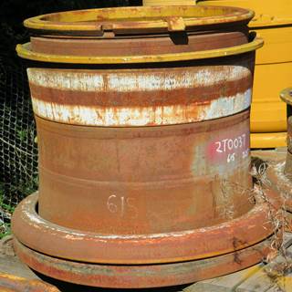 Caterpillar Tire & Rim 2T0037 for a CAT 615,26.5