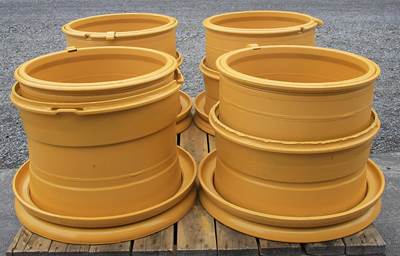 Caterpillar Tire & Rim 8R0099 for a CAT