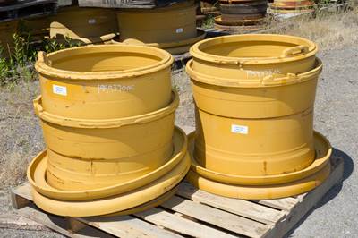 Caterpillar Tire & Rim 1949370 for a CAT 966G,970F