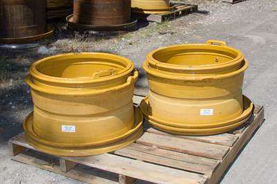 Caterpillar Tire & Rim 4498710 for a CAT