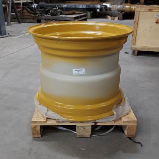 Caterpillar Tire & Rim 6R4385 for a CAT