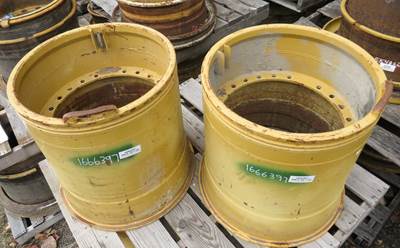 Caterpillar Tire & Rim 1666398 for a CAT
