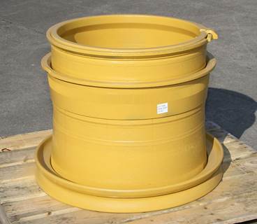 Caterpillar Tire & Rim 2137570 for a CAT KB