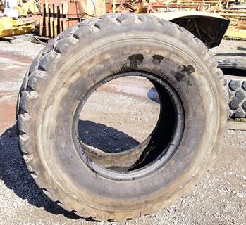 Caterpillar Tire 70-0005 for a CAT L-3