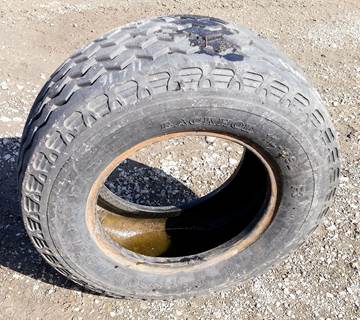 Caterpillar Tire 70-0018 for a CAT F-3