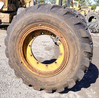 Caterpillar Tire 70-0025 for a CAT G-2