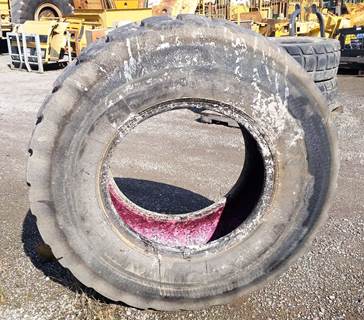 Caterpillar Tire 70-0027 for a CAT
