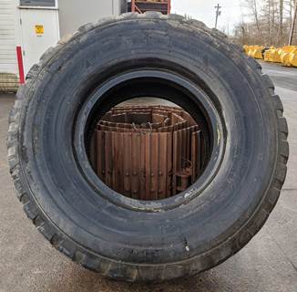 Caterpillar Tire 70-0195 for a CAT