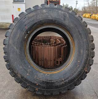 Caterpillar Tire 70-0198 for a CAT