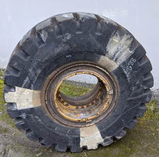 Caterpillar Tire 70-0272 for a CAT