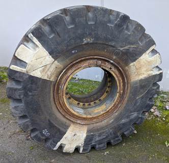 Caterpillar Tire 70-0273 for a CAT