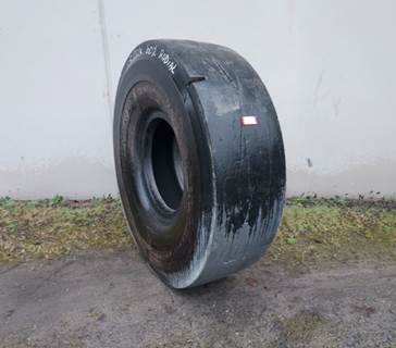 Caterpillar Tire 70-0505 for a CAT